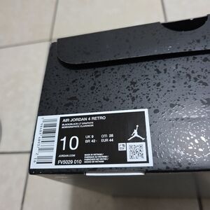 Air Jordan 4 Retro Sneakers